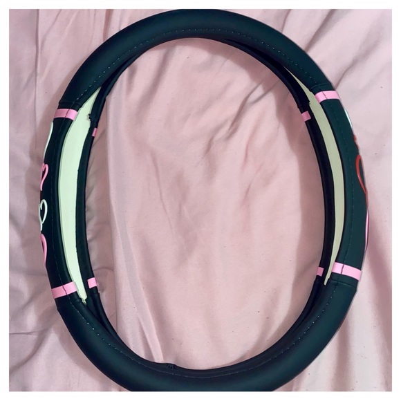 Black Hearts Steering Wheel Cover - Picture 3 of 8